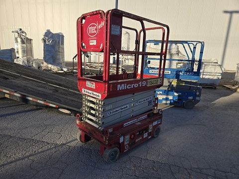 2018 MEC MICRO 19 Scissor Lift 18-19' Electric 60" Length