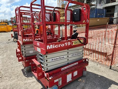 2018 MEC MICRO 19 Scissor Lift 18-19' Electric 60" Length