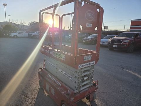 2018 MEC MICRO 19 Scissor Lift 18-19' Electric 60" Length