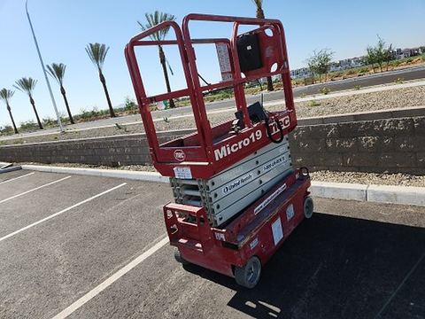 2018 MEC MICRO 19 Scissor Lift 18-19' Electric 60" Length