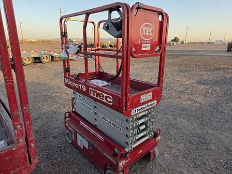 2018 MEC MICRO 19 Scissor Lift 18-19' Electric 60" Length