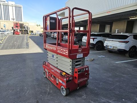 2018 MEC MICRO 19 Scissor Lift 18-19' Electric 60" Length