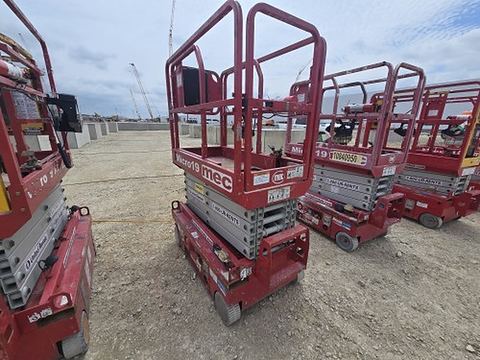 2018 MEC MICRO 19 Scissor Lift 18-19' Electric 60" Length