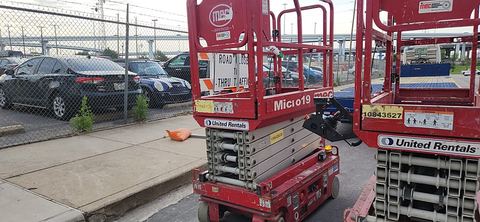 2018 MEC MICRO 19 Scissor Lift 18-19' Electric 60" Length