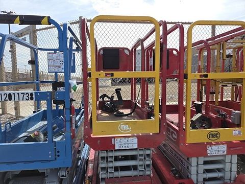 2018 MEC MICRO 19 Scissor Lift 18-19' Electric 60" Length