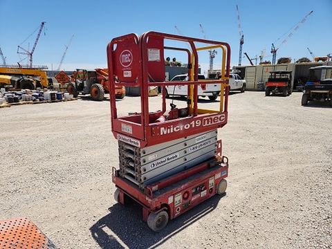 2018 MEC MICRO 19 Scissor Lift 18-19' Electric 60" Length