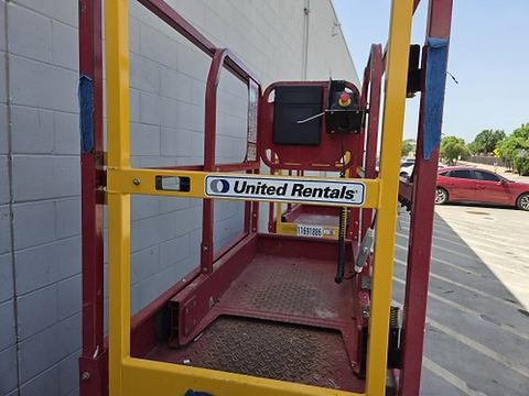 2018 MEC MICRO 19 Scissor Lift 18-19' Electric 60" Length