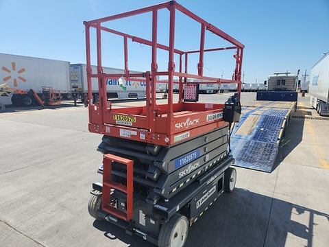 2018 MEC MICRO 19 Scissor Lift 18-19' Electric 60" Length
