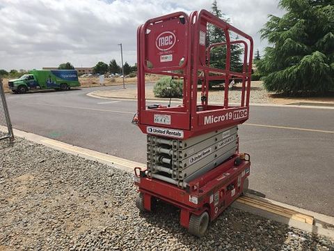 2018 MEC MICRO 19 Scissor Lift 18-19' Electric 60" Length