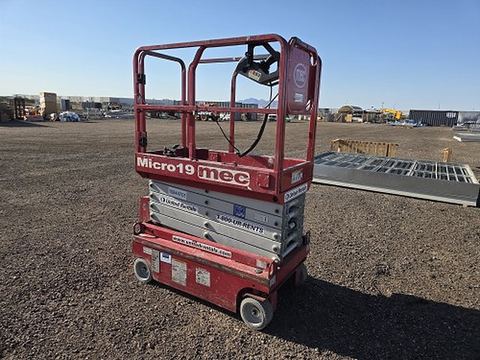 2018 MEC MICRO 19 Scissor Lift 18-19' Electric 60" Length
