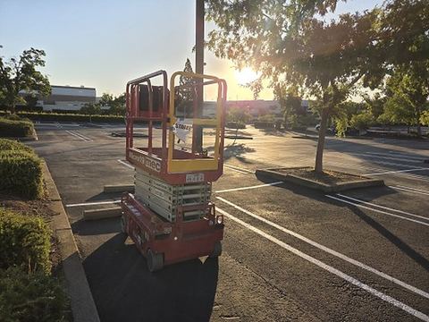2018 MEC MICRO 19 Scissor Lift 18-19' Electric 60" Length