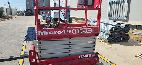 2018 MEC MICRO 19 Scissor Lift 18-19' Electric 60" Length