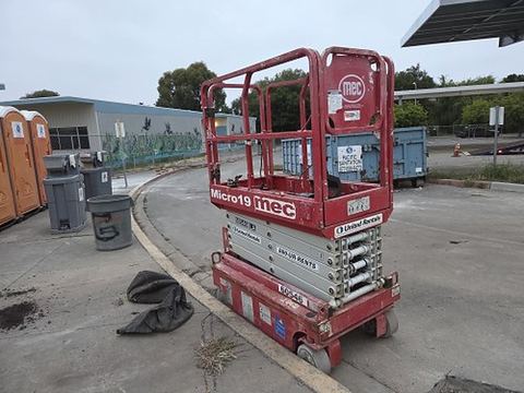 2018 MEC MICRO 19 Scissor Lift 18-19' Electric 60" Length