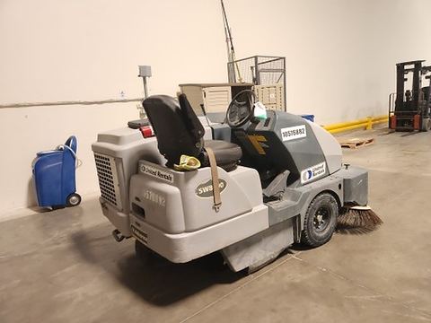 2018 NILFISK SW8000 Sweeper Ride On Pick Up 67" And Larger