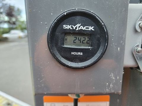 2018 SKYJACK SJ12 Vertical Lift 12' Elec Self Propelled