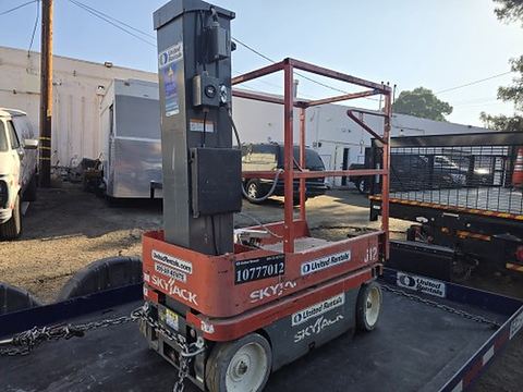 2018 SKYJACK SJ12 Vertical Lift 12' Elec Self Propelled
