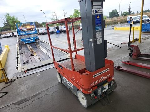 2018 SKYJACK SJ12 Vertical Lift 12' Elec Self Propelled