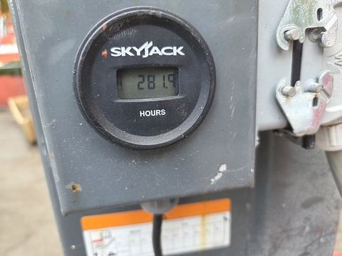 2018 SKYJACK SJ12 Vertical Lift 12' Elec Self Propelled