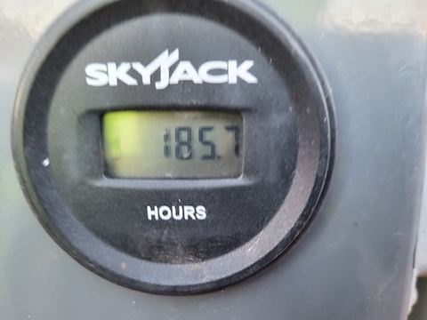 2018 SKYJACK SJ16 Vertical Lift 15' Elec Self Propelled