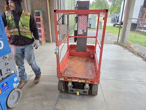 2018 SKYJACK SJ16 Vertical Lift 15' Elec Self Propelled