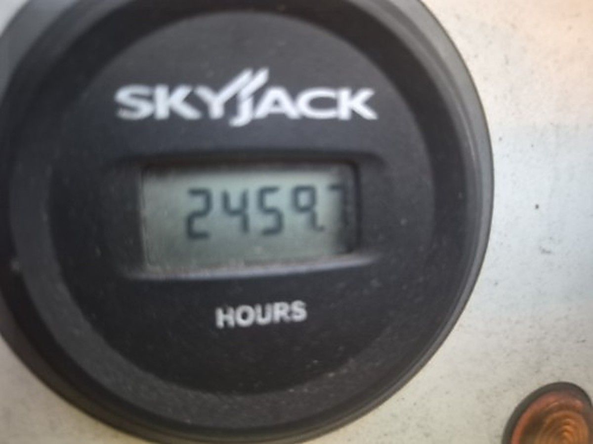 SKYJACK SJ46AJ photo 2