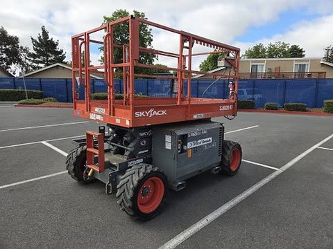2018 SKYJACK SJ6826RT Scissor Lift 25-27' Ic 4Wd