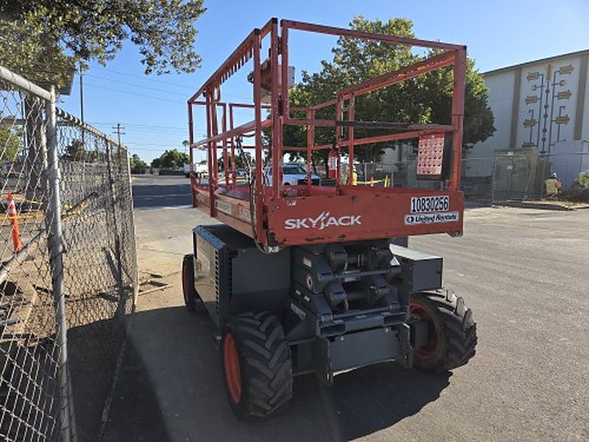 SKYJACK SJ6826RT photo 2