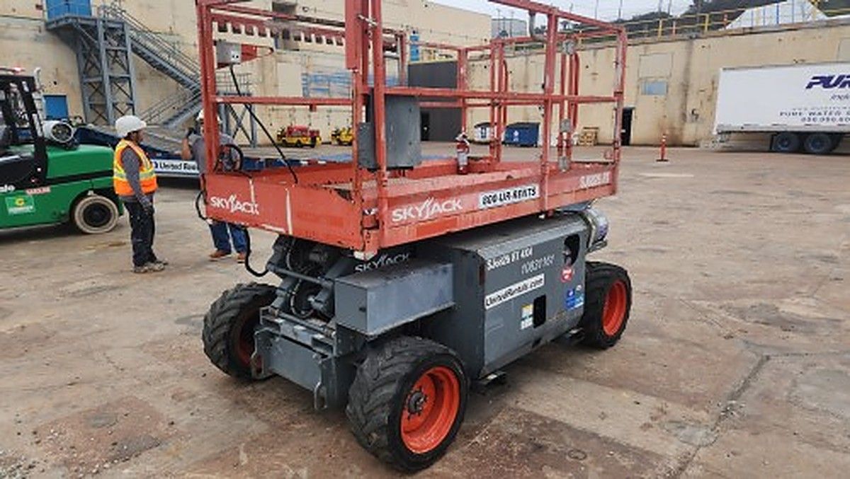 SKYJACK SJ6826RT photo 13