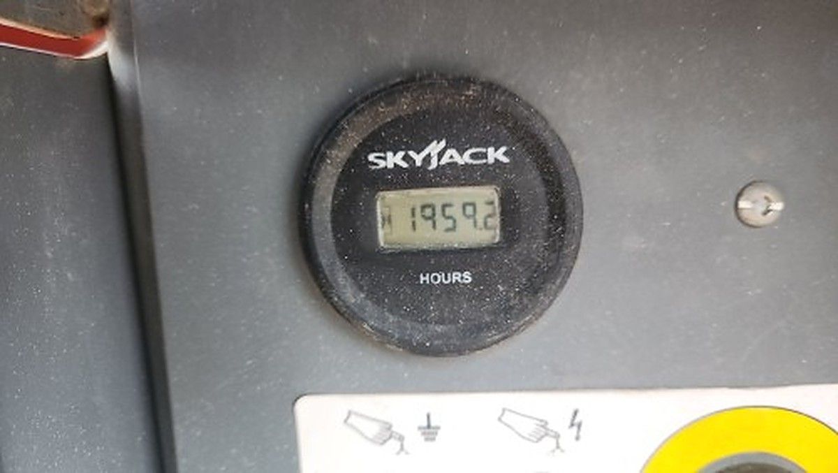 SKYJACK SJ6826RT photo 14