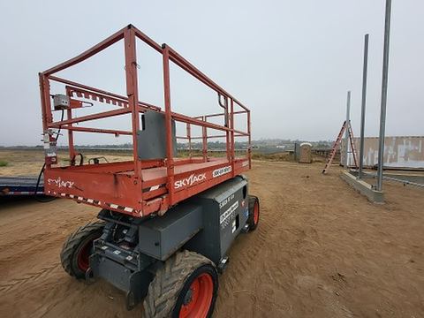 2018 SKYJACK SJ6826RT Scissor Lift 25-27' Ic 4Wd