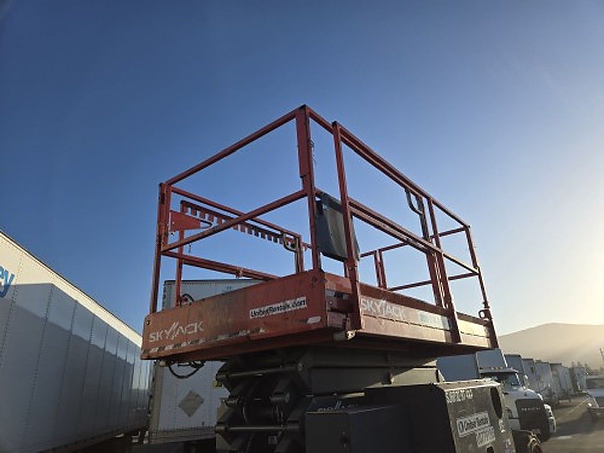 SKYJACK SJ6832RT photo 9