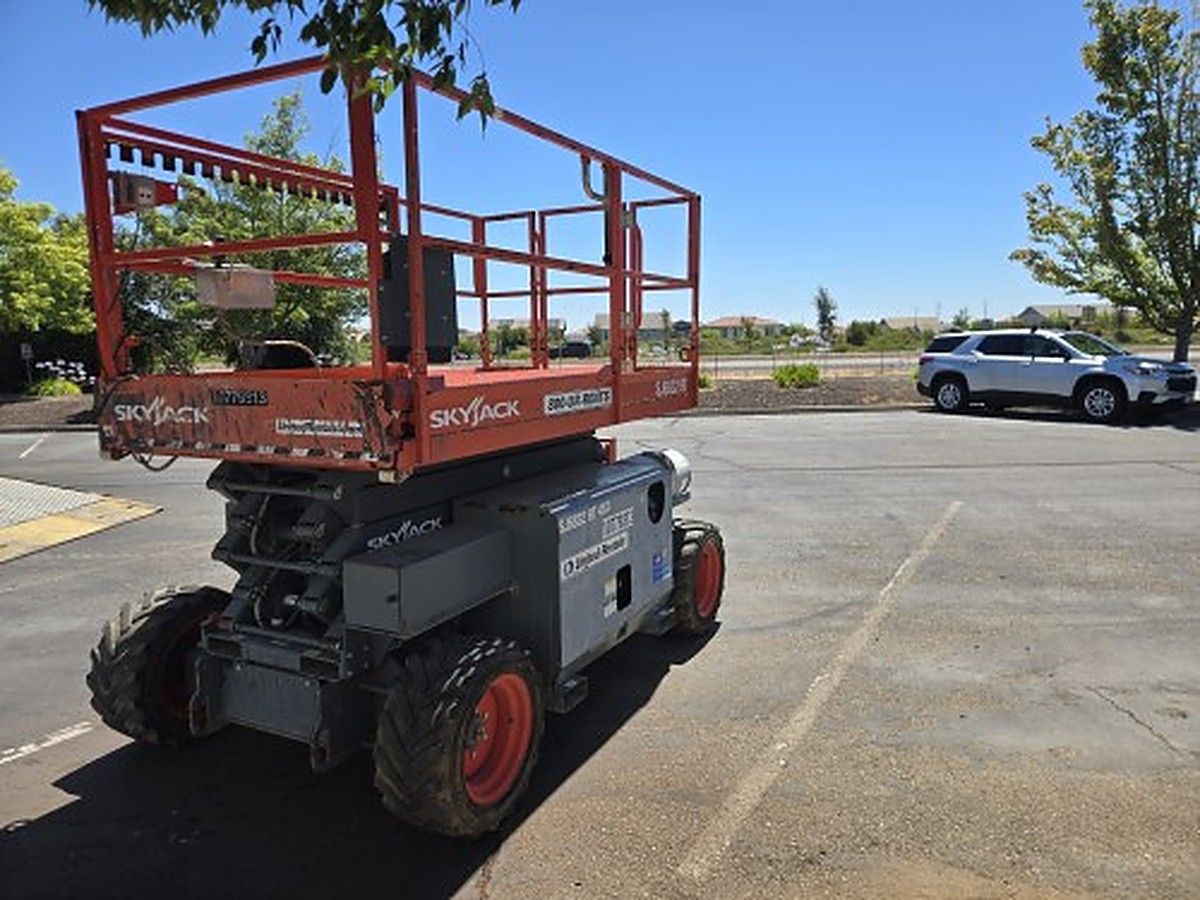 SKYJACK SJ6832RT photo 3