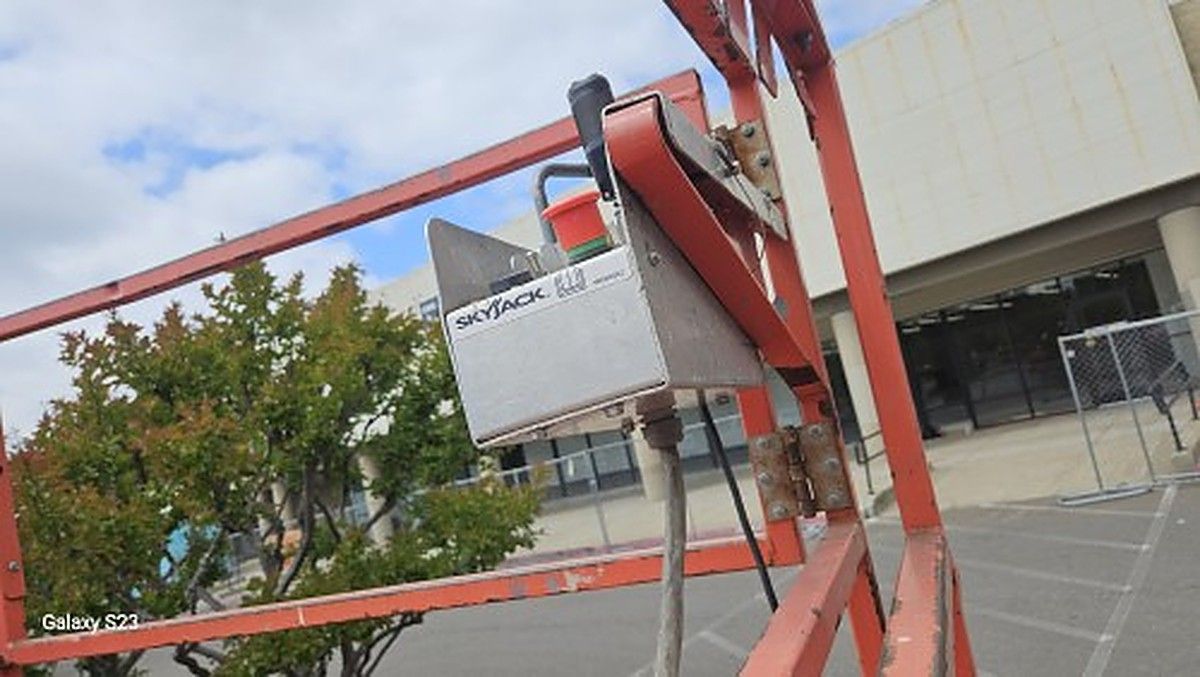 SKYJACK SJ6832RT photo 8