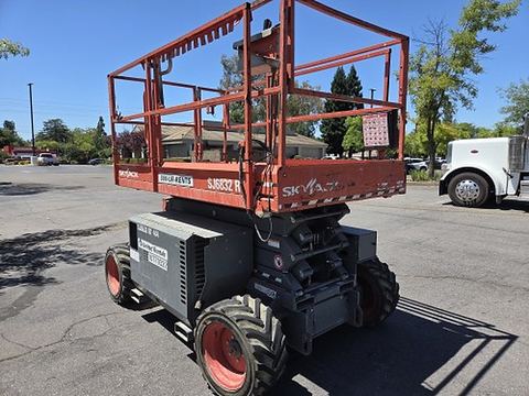 2018 SKYJACK SJ6832RT Scissor Lift 30-35' Ic 4Wd