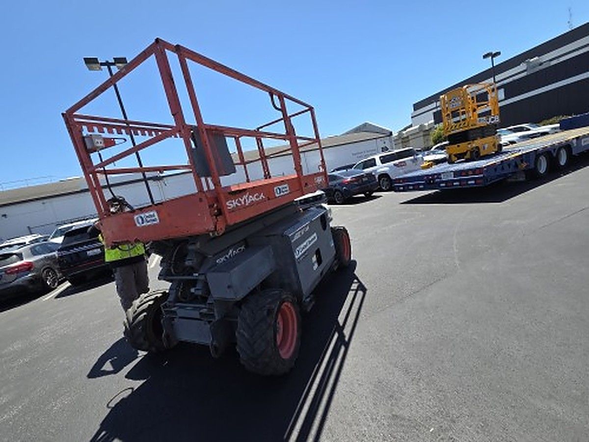 SKYJACK SJ6832RT photo 2