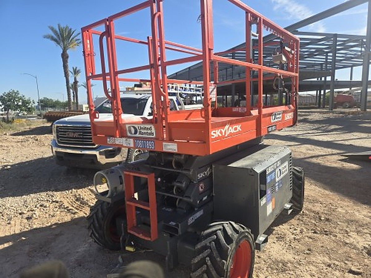 SKYJACK SJ6832RT photo 2