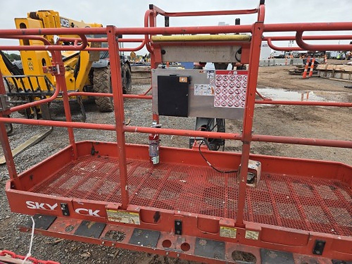 SKYJACK SJ82T photo 5