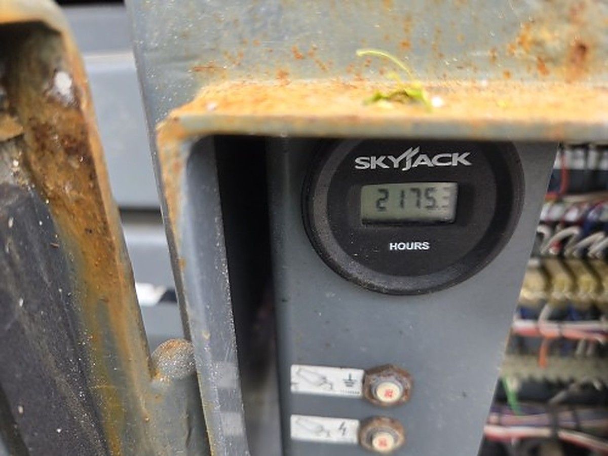 SKYJACK SJ8841RT photo 2