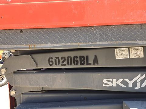 2018 SKYJACK SJ8841RT Scissor Lift 36-49' Ic 4Wd