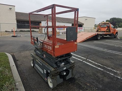 2018 SKYJACK SJIII3219 Scissor Lift 19' Electric