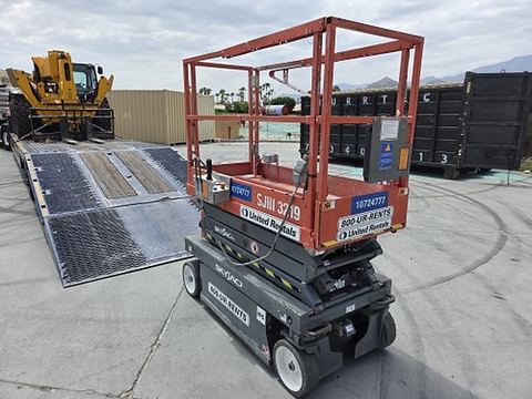 2018 SKYJACK SJIII3219 Scissor Lift 19' Electric
