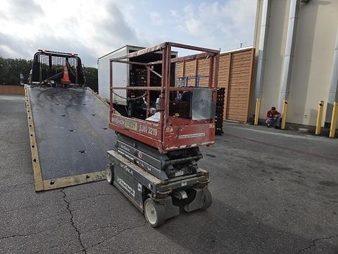 2018 SKYJACK SJIII3219 Scissor Lift 19' Electric