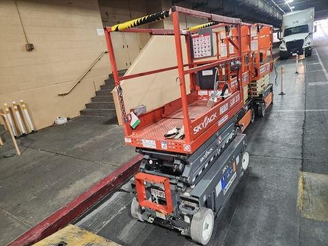 2018 SKYJACK SJIII3219 Scissor Lift 19' Electric