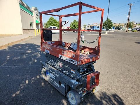 2018 SKYJACK SJIII3219 Scissor Lift 19' Electric
