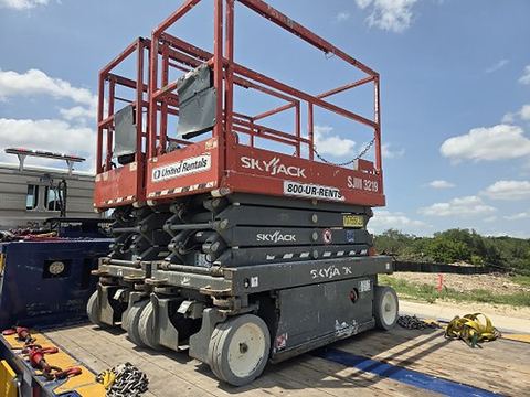 2018 SKYJACK SJIII3219 Scissor Lift 19' Electric