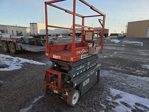 2018 SKYJACK SJIII3219 Scissor Lift 19' Electric