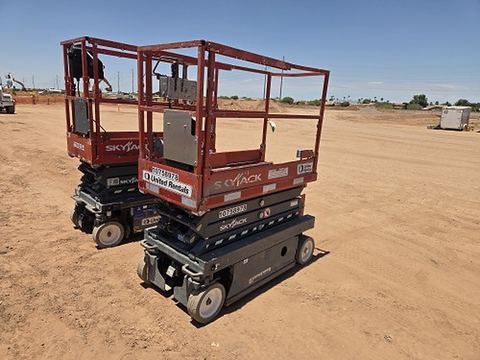 2018 SKYJACK SJIII3219 Scissor Lift 19' Electric