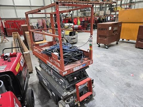 2018 SKYJACK SJIII3219 Scissor Lift 19' Electric