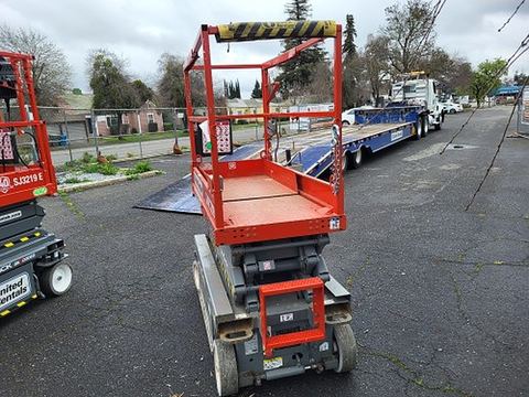 2018 SKYJACK SJIII3219 Scissor Lift 19' Electric