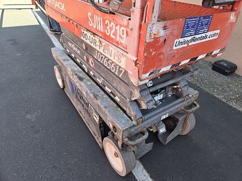 2018 SKYJACK SJIII3219 Scissor Lift 19' Electric